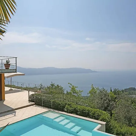 Chiara Villa *